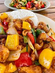 Gai Pad Med Mamuang (Ayam Tumis Kacang Mede)