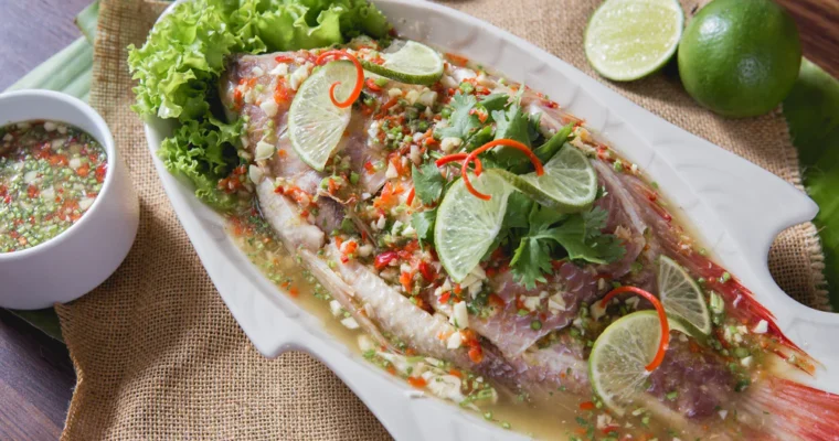 Pla Krapong Neung Manao (Ikan Kakap Kukus dengan Saus Jeruk Nipis)