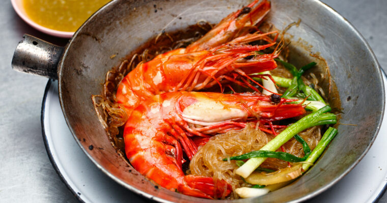 Goong Maenam Ob Woon Sen Bai Makrut