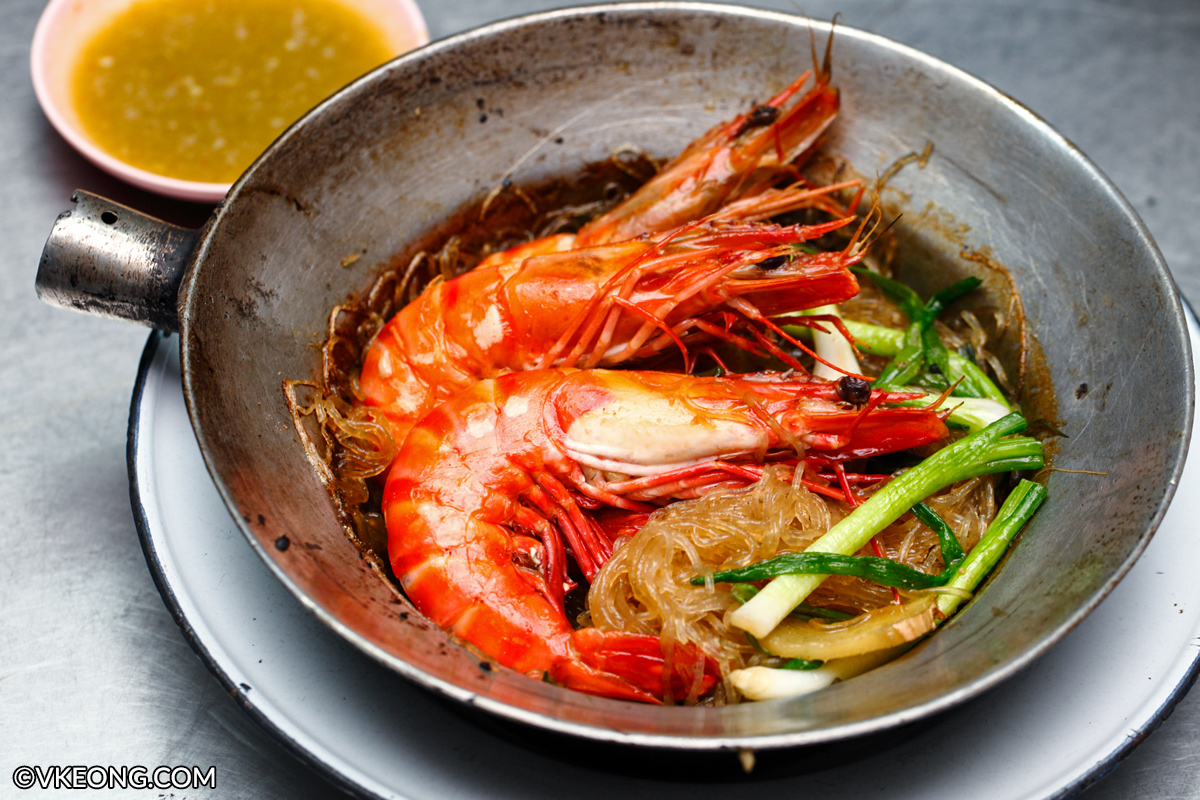 Goong Maenam Ob Woon Sen Bai Makrut