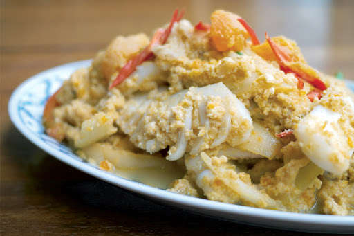 Sotong Pad Kai Kem (Sotong tumis telur asin khas Thailand Tengah)